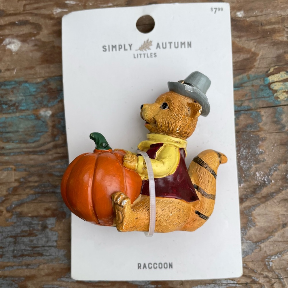 Simply Autumn Littles RACOON pumpkin figurine vintage new